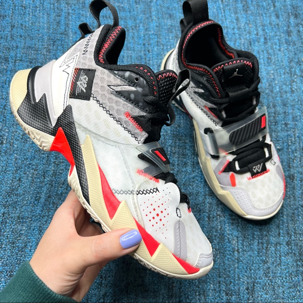 Jordan Why Not Zer0.3 GS Sneakers in White Black Crimson Youth Size 5 Basketball